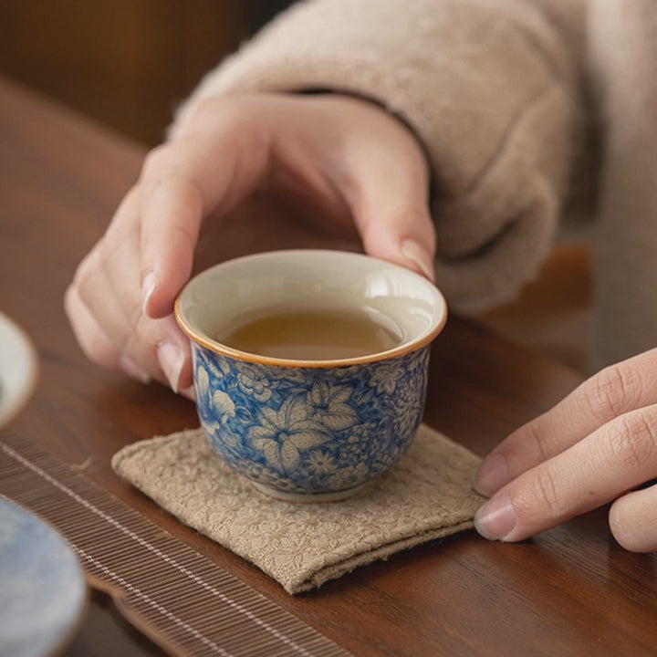 1PCS Chinese Blue and White Ceramic Teacup Anti Scaling Handmade Flowers Porcelain Tea Bowl Travel Meditation Cup Tea Set 70ml